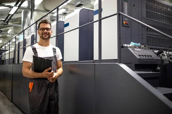 Print Shop Near Me for Banners, Flyers, and Business Cards